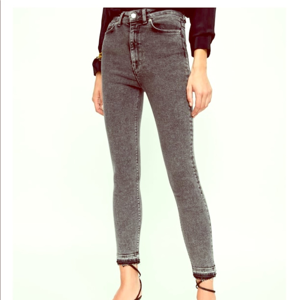 The  80s high waist black snow jeans from Zara